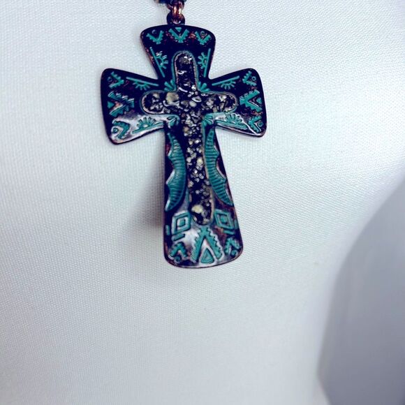 Western Cross Pendant Necklace and Earring Set - Picture 10 of 10